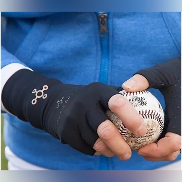 Tommie Copper Infrared Compression Fingerless Gloves and Wrists - Black Large - Picture 2 of 16